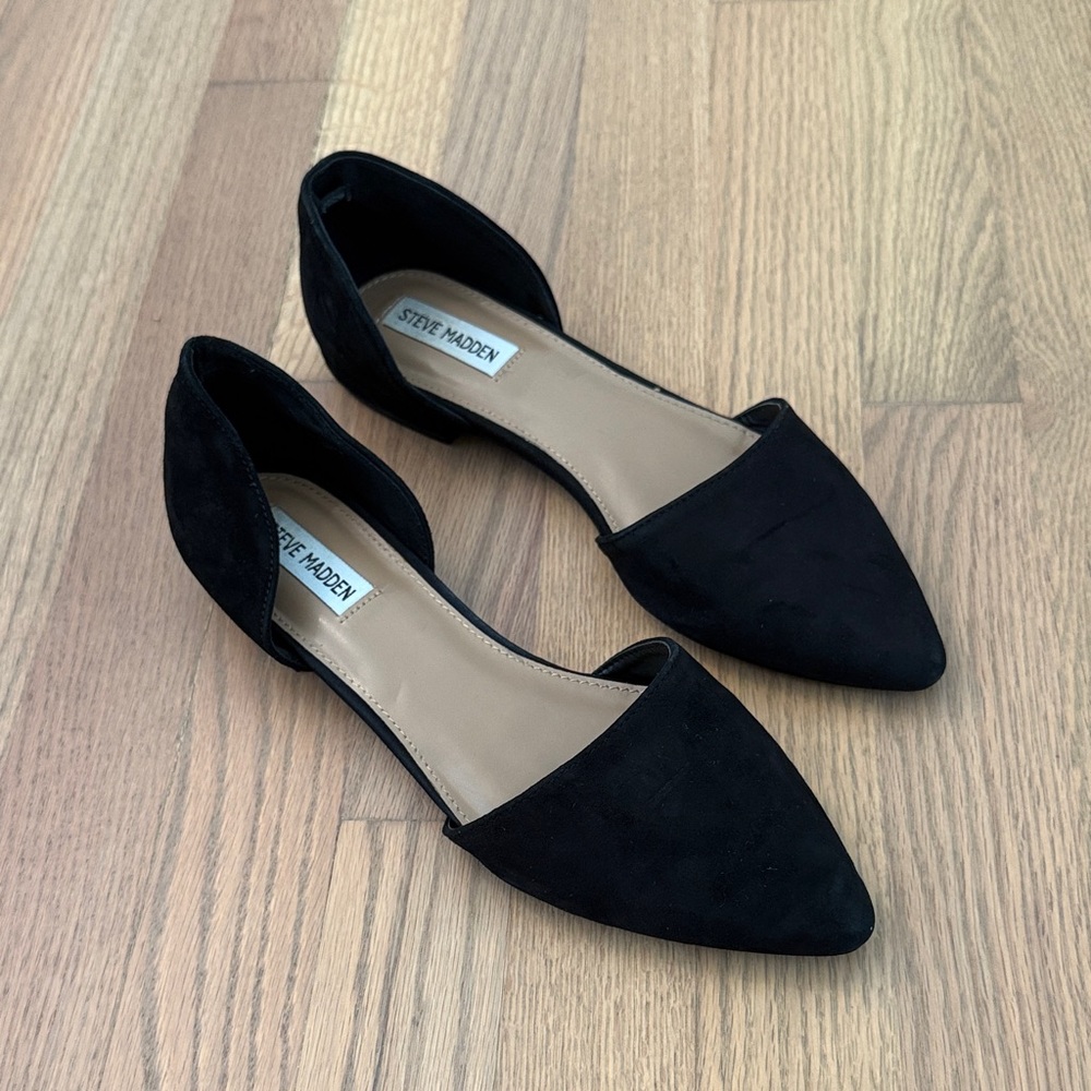 Steve Madden Black Pointed Flats